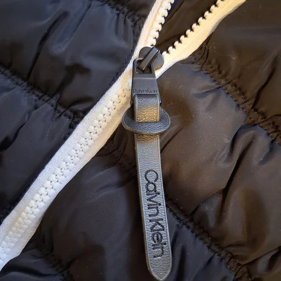 Calvin Klein Black and White Quilted Vest - Picture 5 of 6